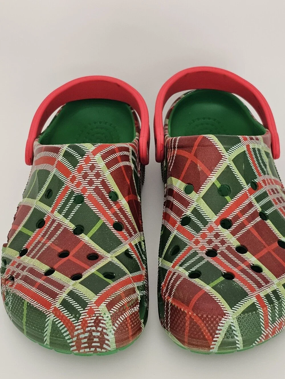 Crocs Baya Holiday Plaid Clog Men's Size 11 Red/Green/White